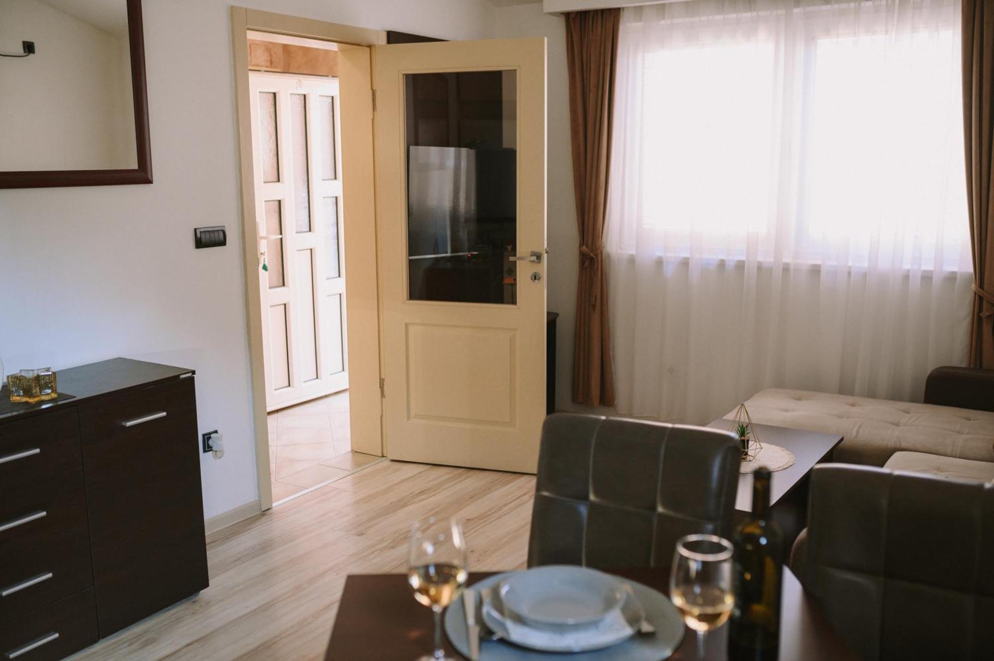 Matino Apartments 3 Valjevo Rum bild