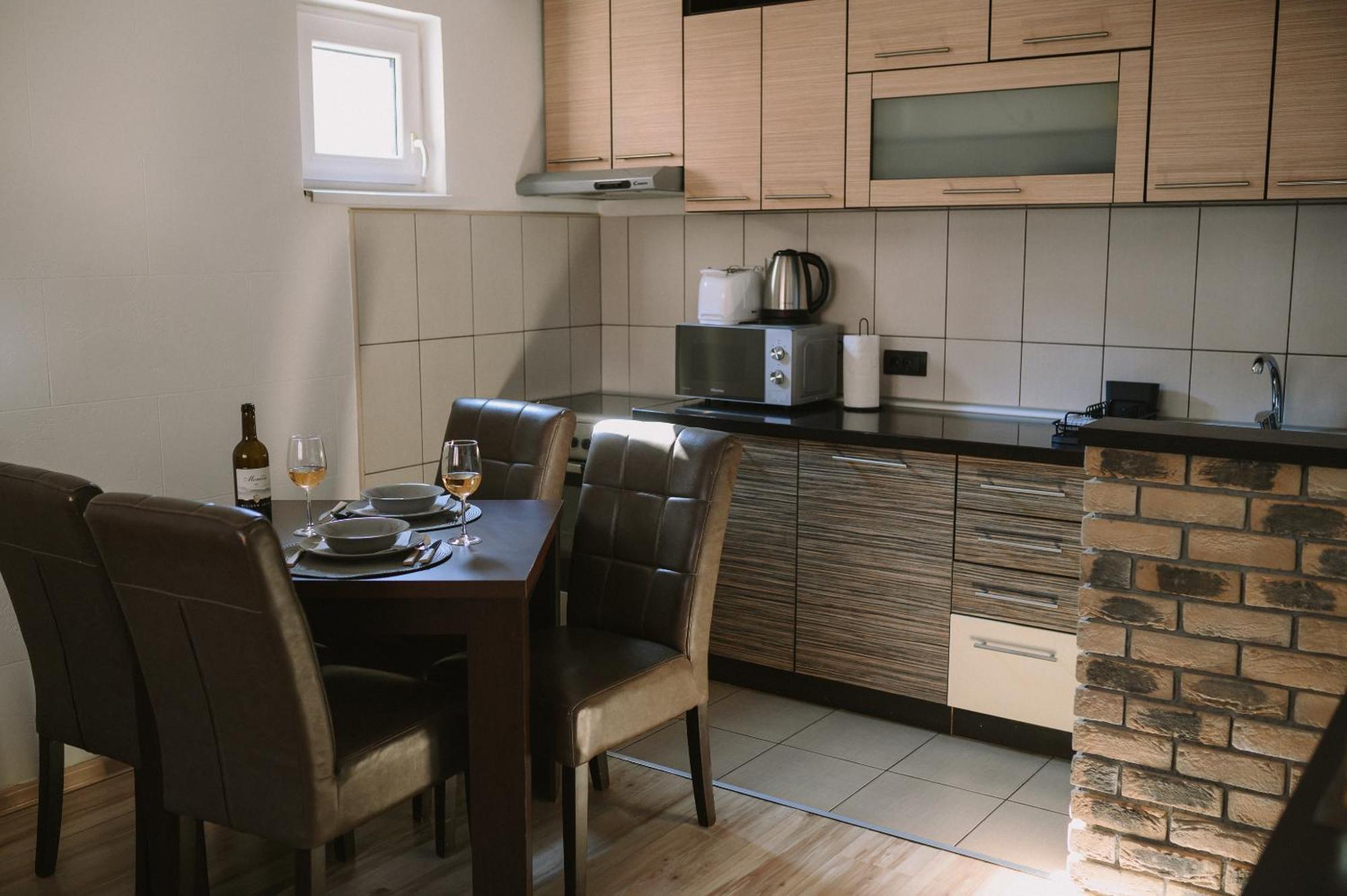Matino Apartments 3 Valjevo Rum bild